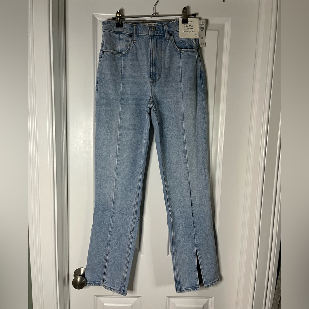 Abercrombie and Fitch 90’s Straight Ultra High Rise jeans